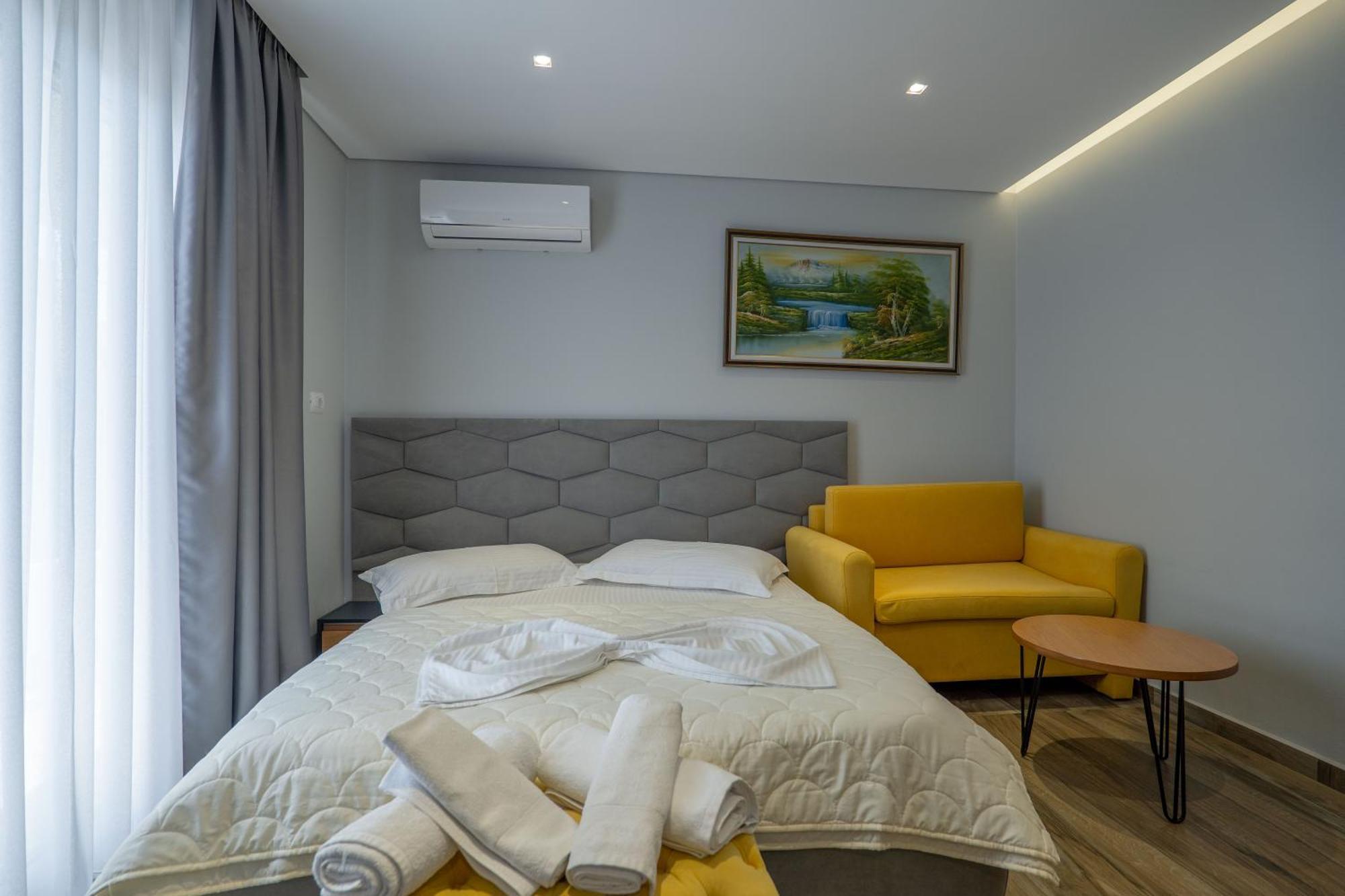 Sunkised Hotel Saranda Extérieur photo