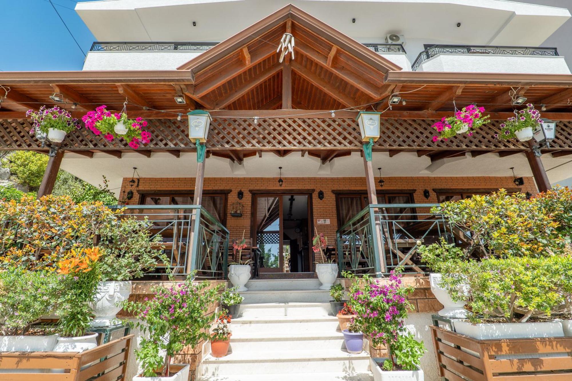 Sunkised Hotel Saranda Extérieur photo
