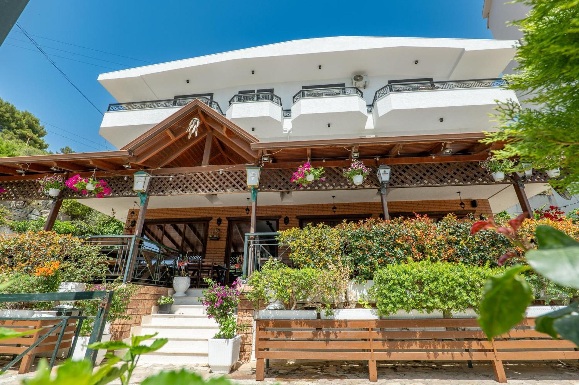 Sunkised Hotel Saranda Extérieur photo