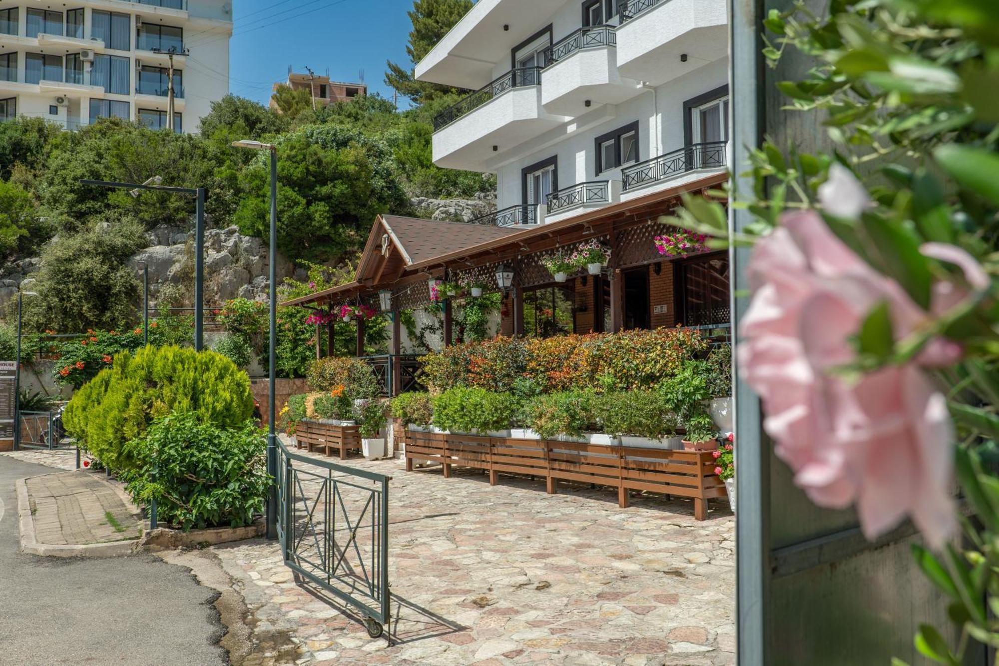 Sunkised Hotel Saranda Extérieur photo