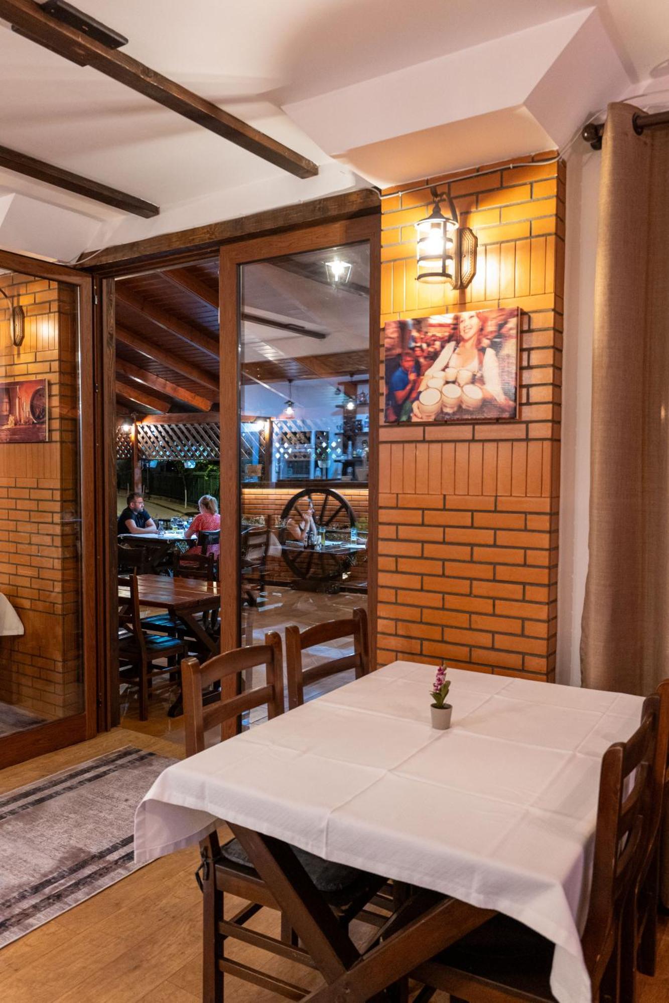 Sunkised Hotel Saranda Extérieur photo