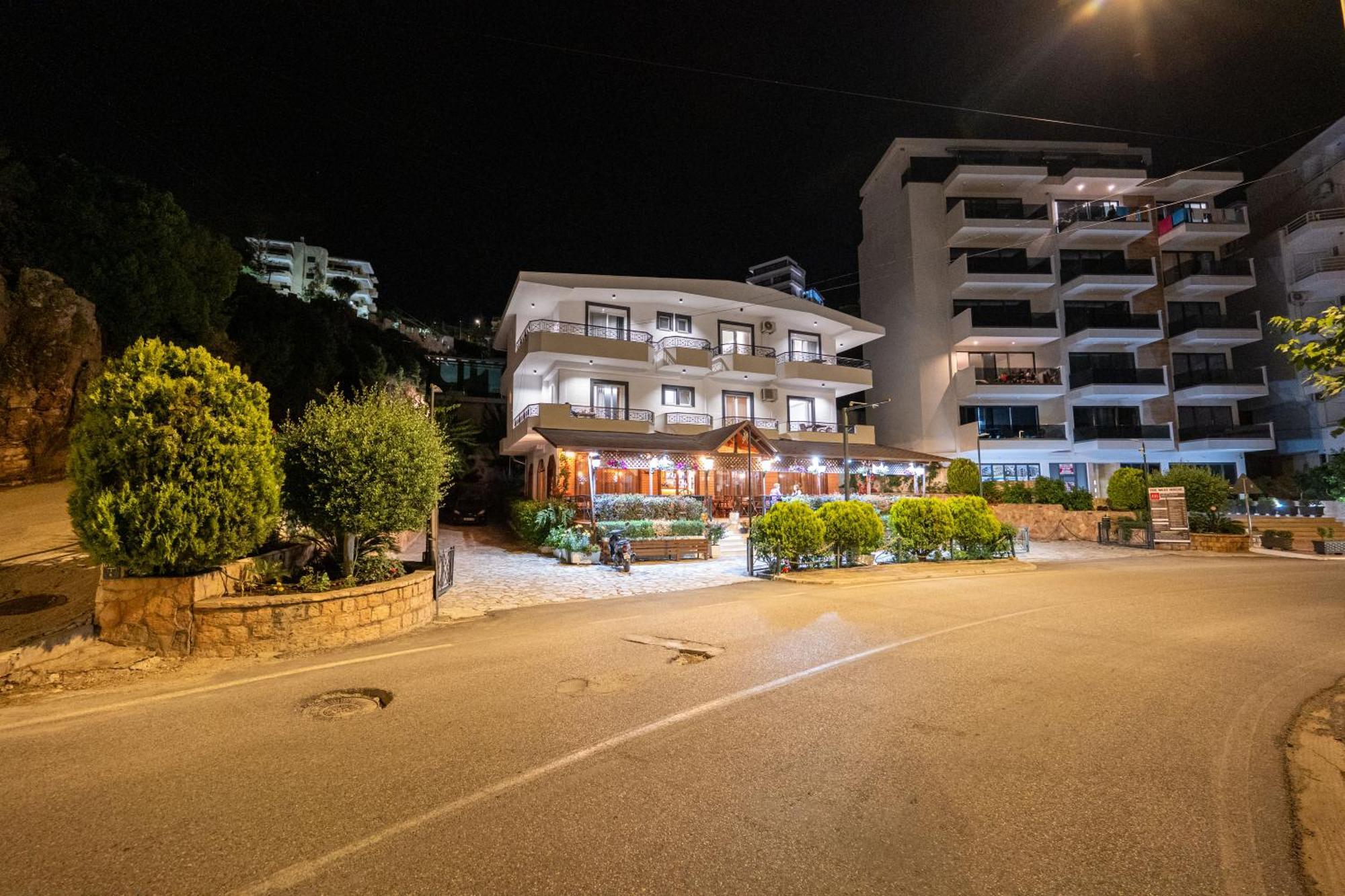 Sunkised Hotel Saranda Extérieur photo