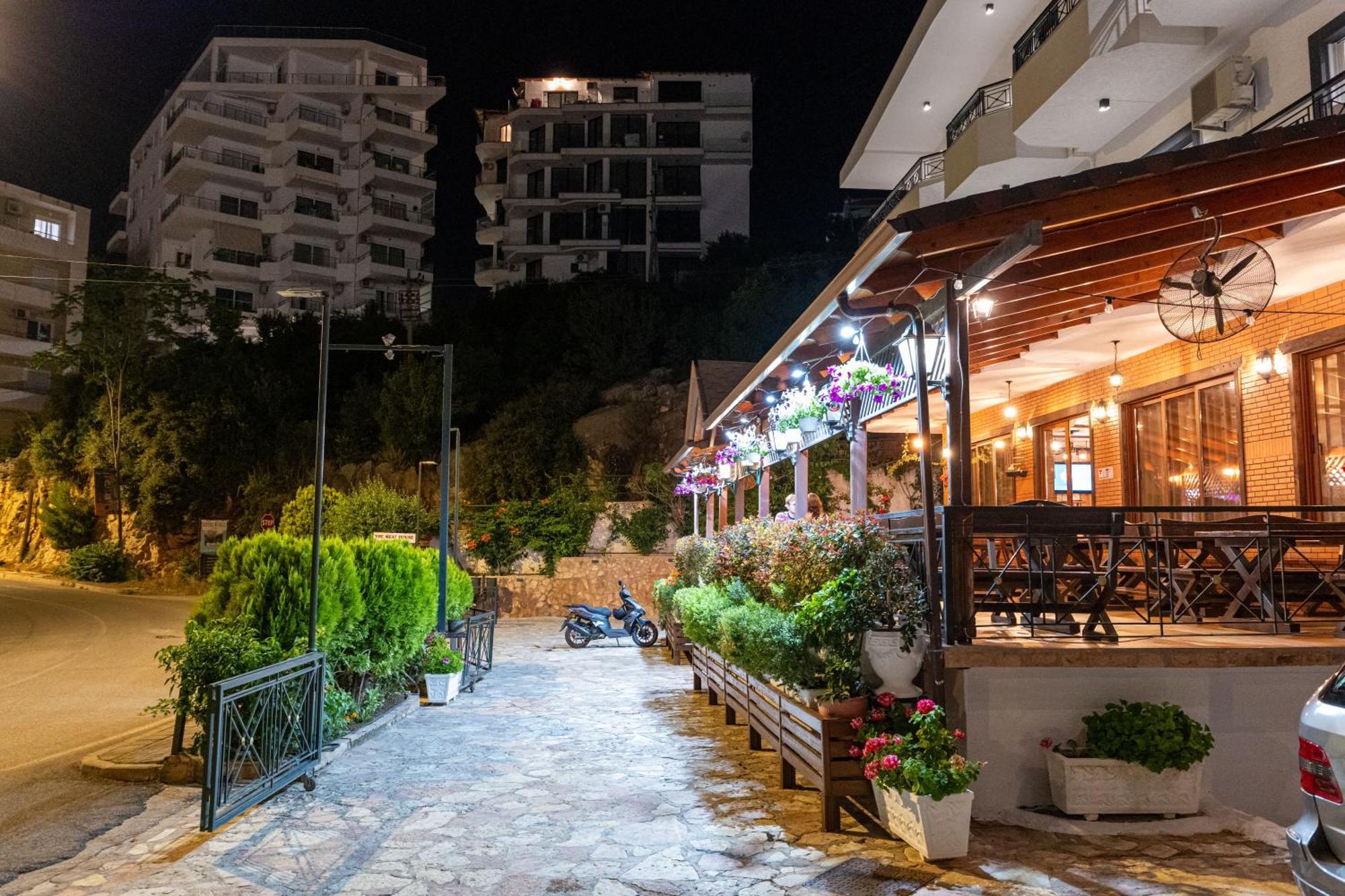 Sunkised Hotel Saranda Extérieur photo
