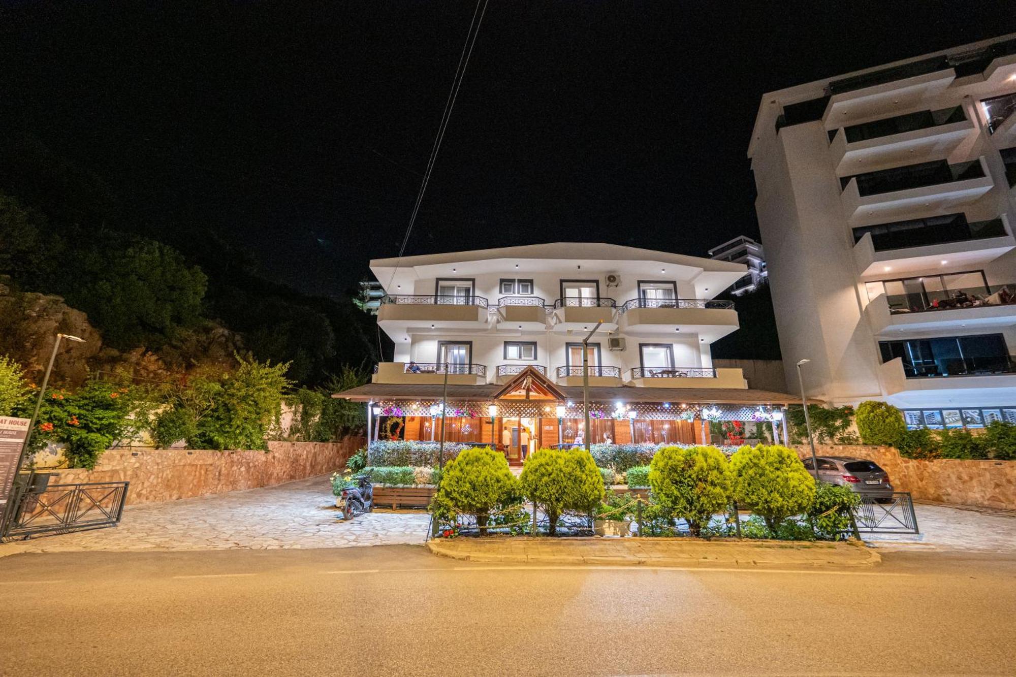 Sunkised Hotel Saranda Extérieur photo