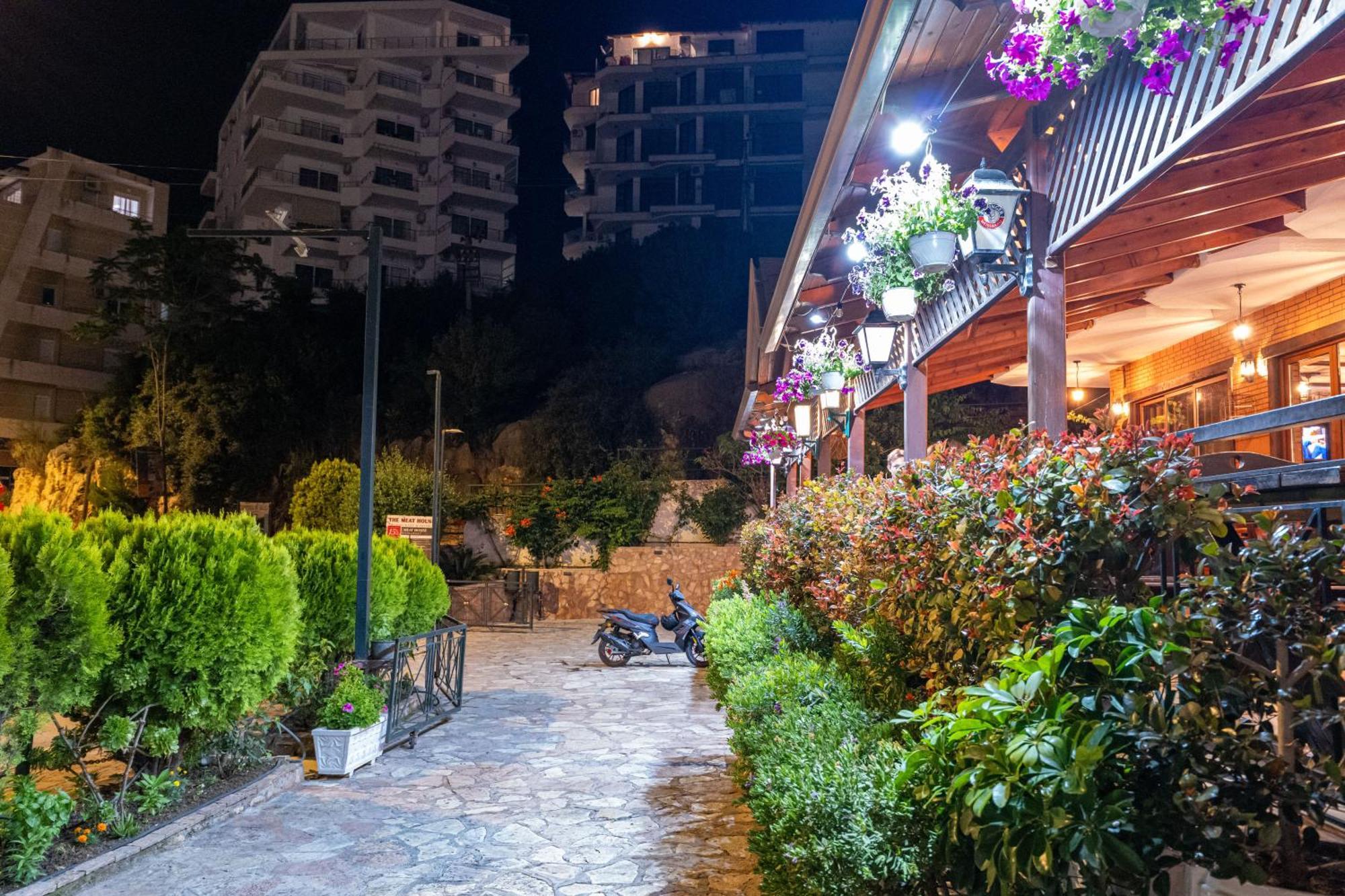 Sunkised Hotel Saranda Extérieur photo