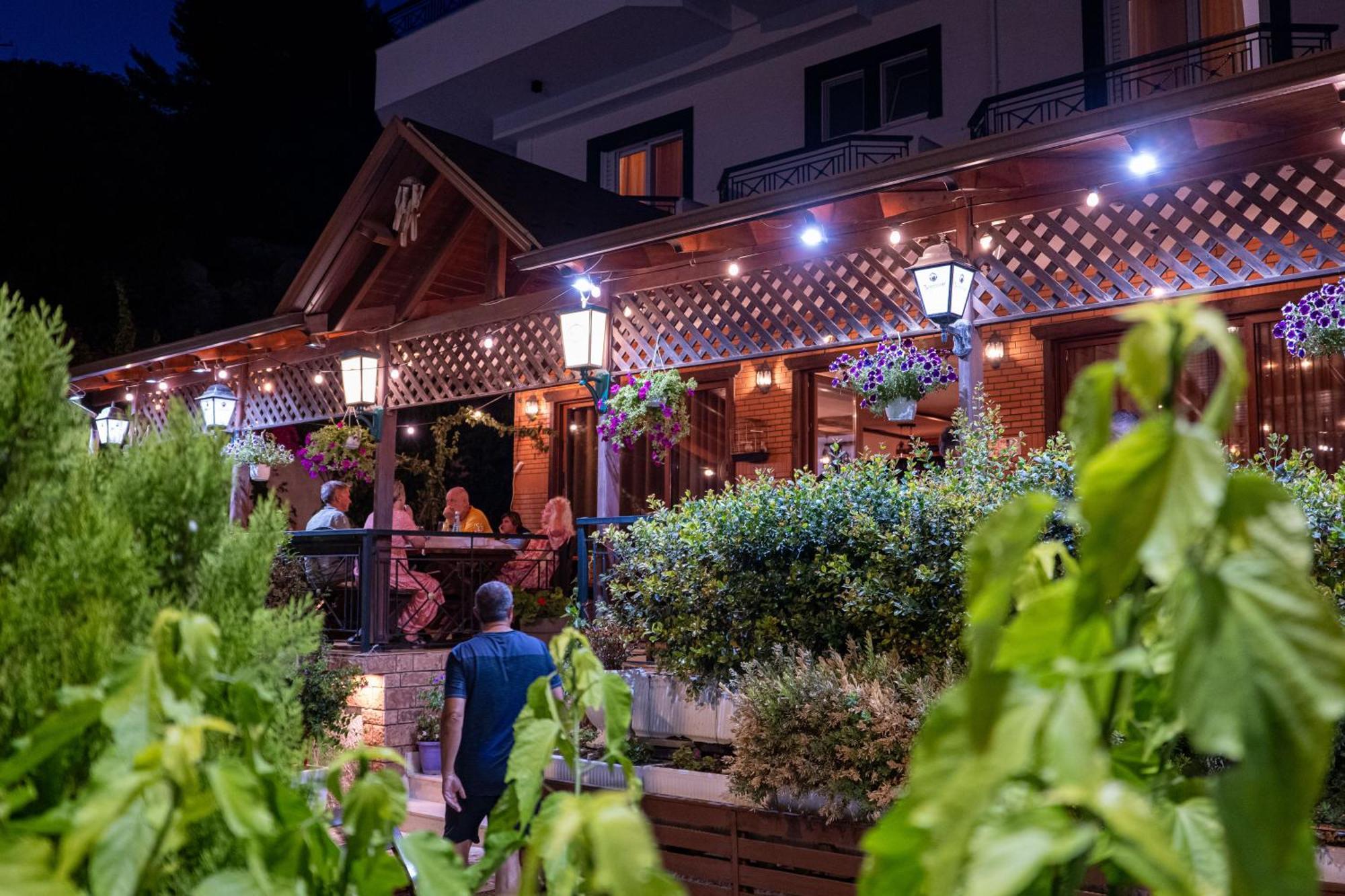 Sunkised Hotel Saranda Extérieur photo